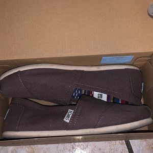 Toms slip ons